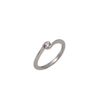 anillo de plata con circonita